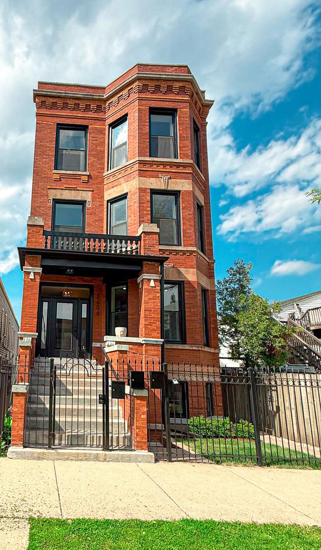 3608 W Wolfram St., Chicago, IL 60618