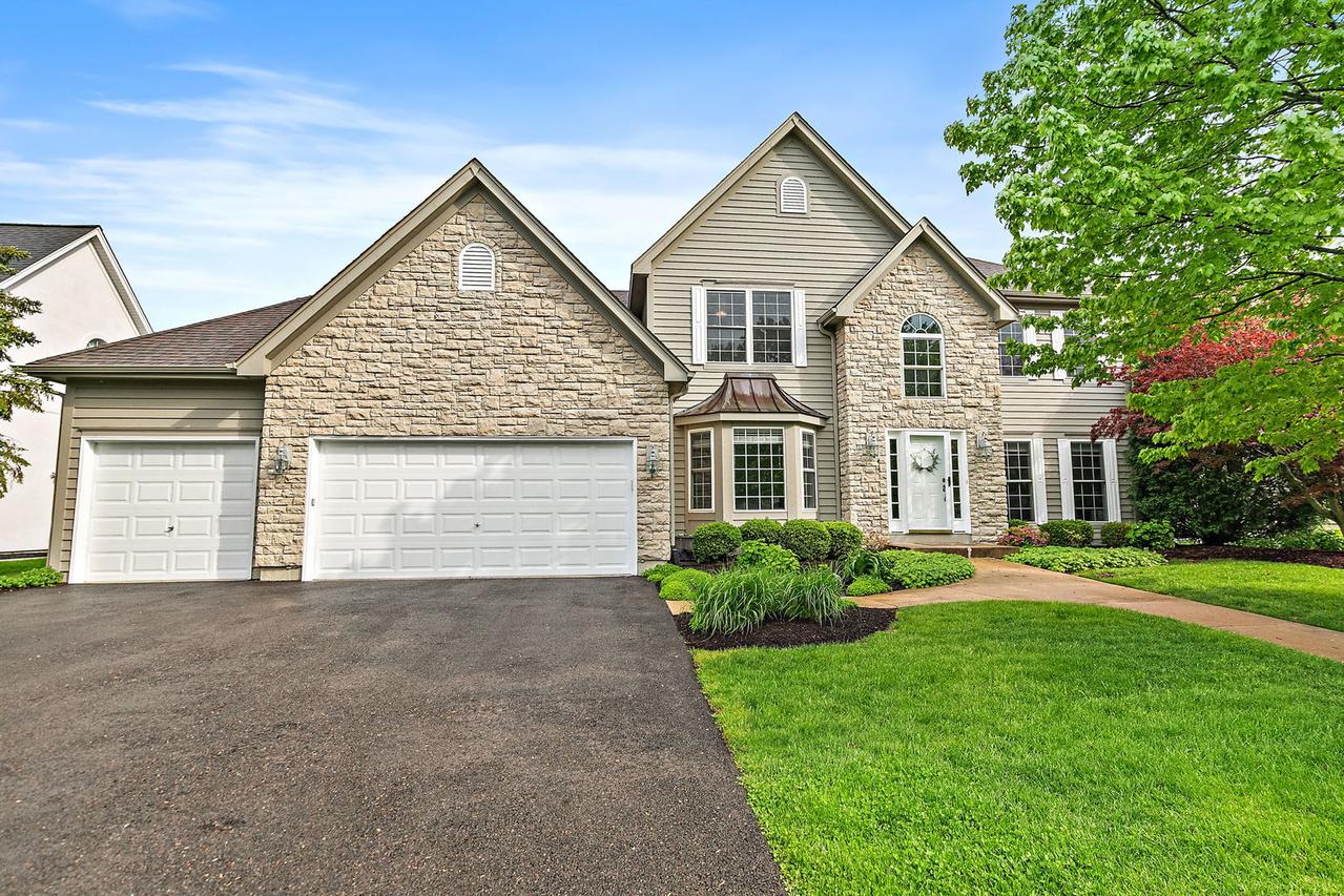 40W017 Carl Sandburg Rd., St. Charles, IL 60175