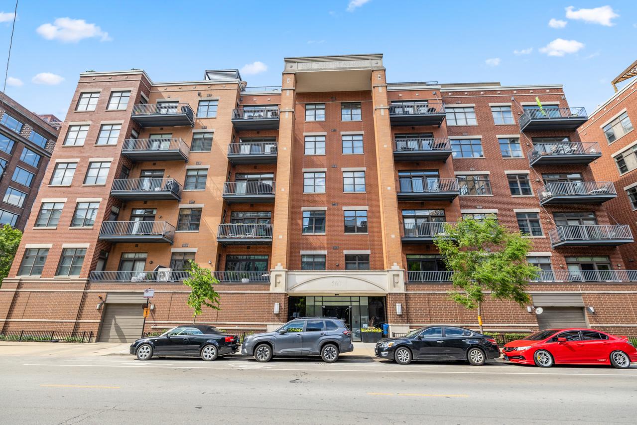 560 W Fulton St. #403, Chicago, IL 60661
