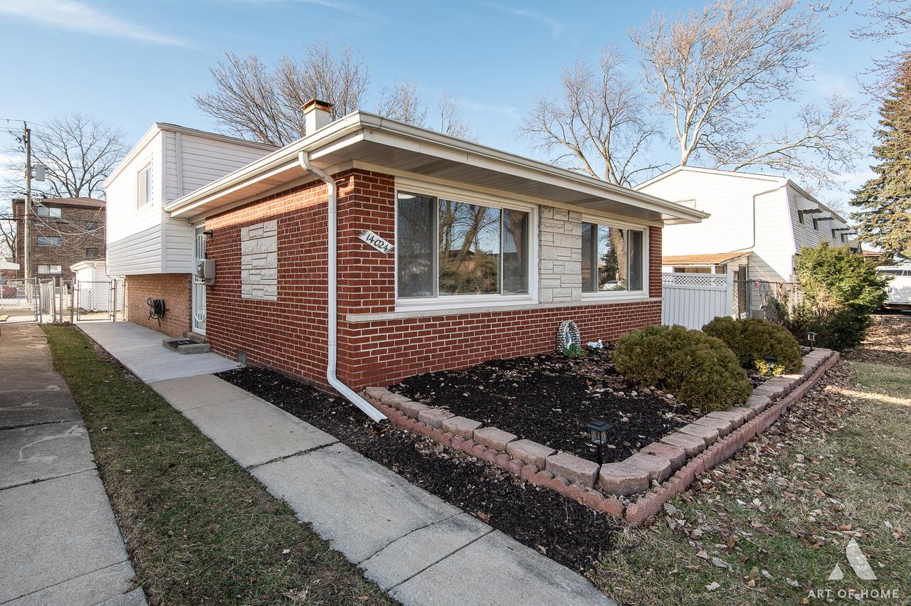 14024 S Saginaw Ave., Burnham, IL 60633