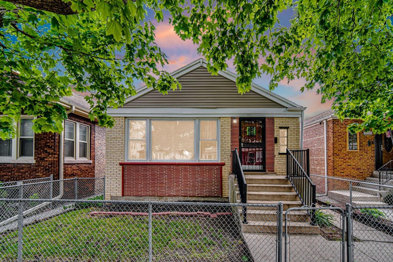 9111 S Kingston Ave., Chicago, IL 60617