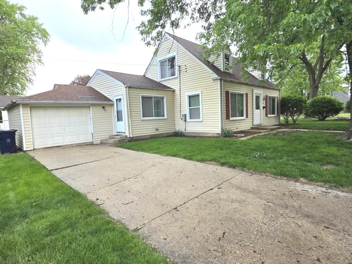1106 Birchdale Dr., Elgin, IL 60123