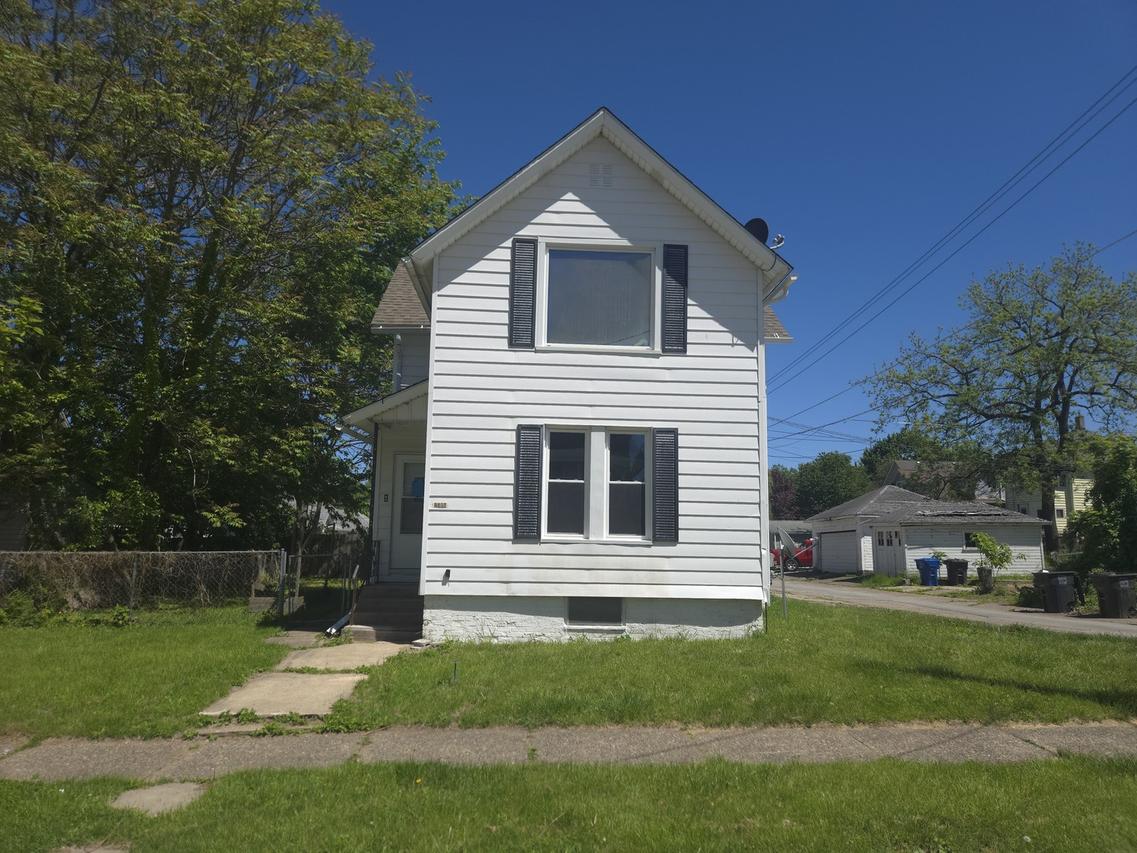 1306 17th St., Moline, IL 61265