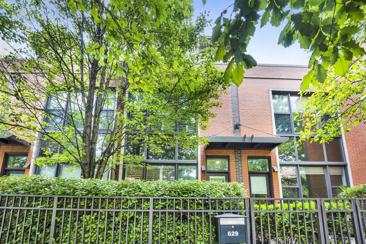 629 W Oak St., Chicago, IL 60610