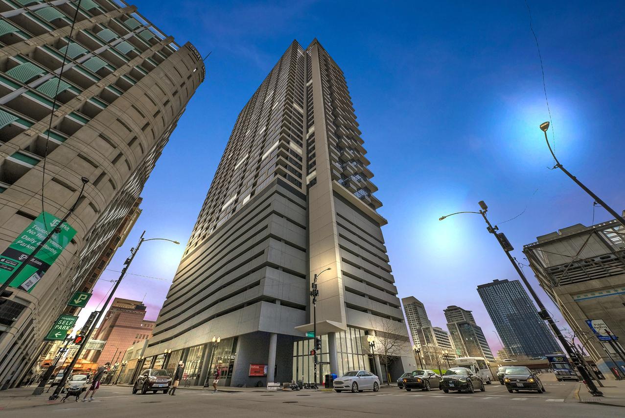 235 W Van Buren St. #2615, Chicago, IL 60607