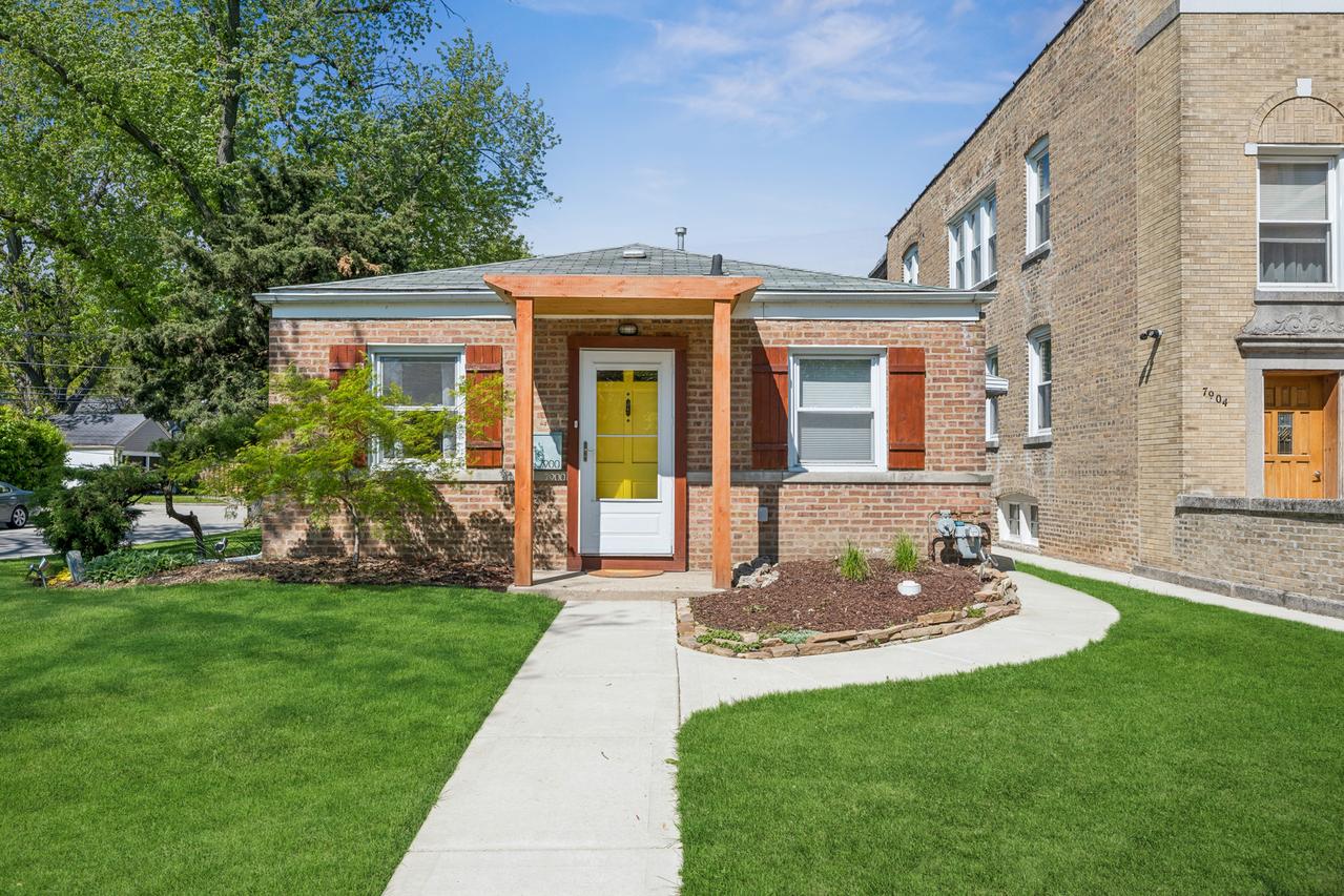 7900 Karlov Ave., Skokie, IL 60076