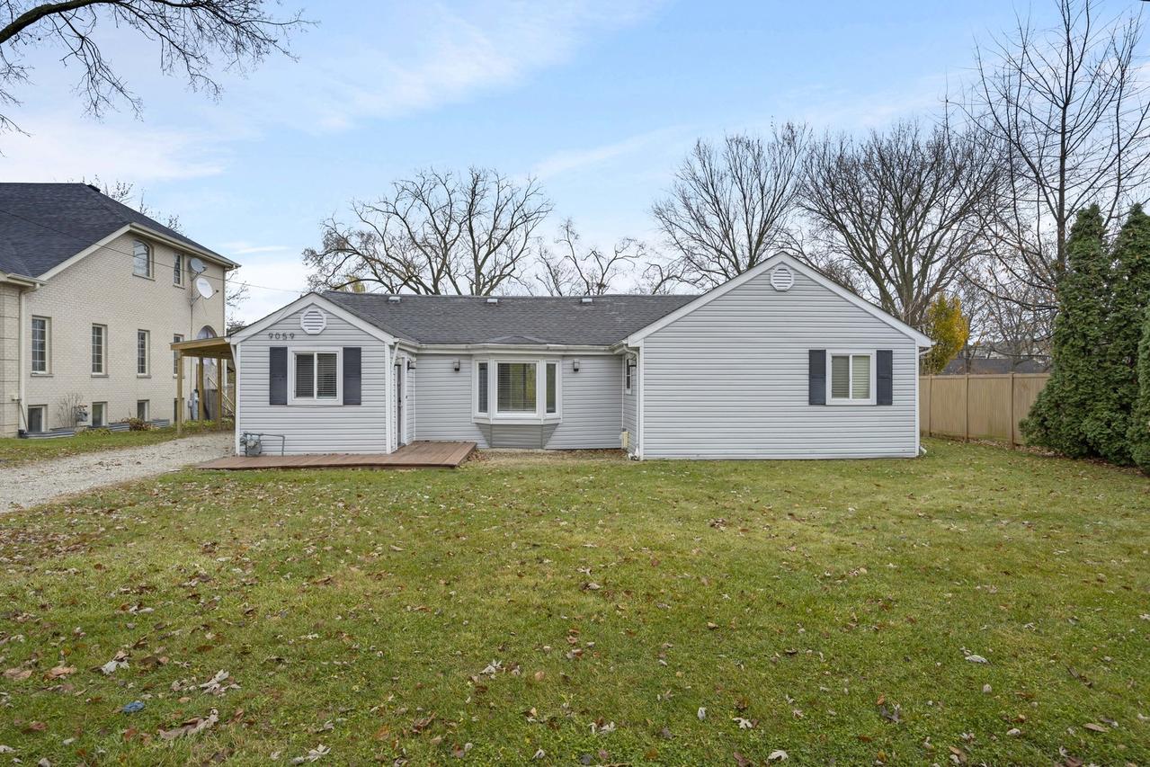 9059 Oneill Dr., Burr Ridge, IL 60527