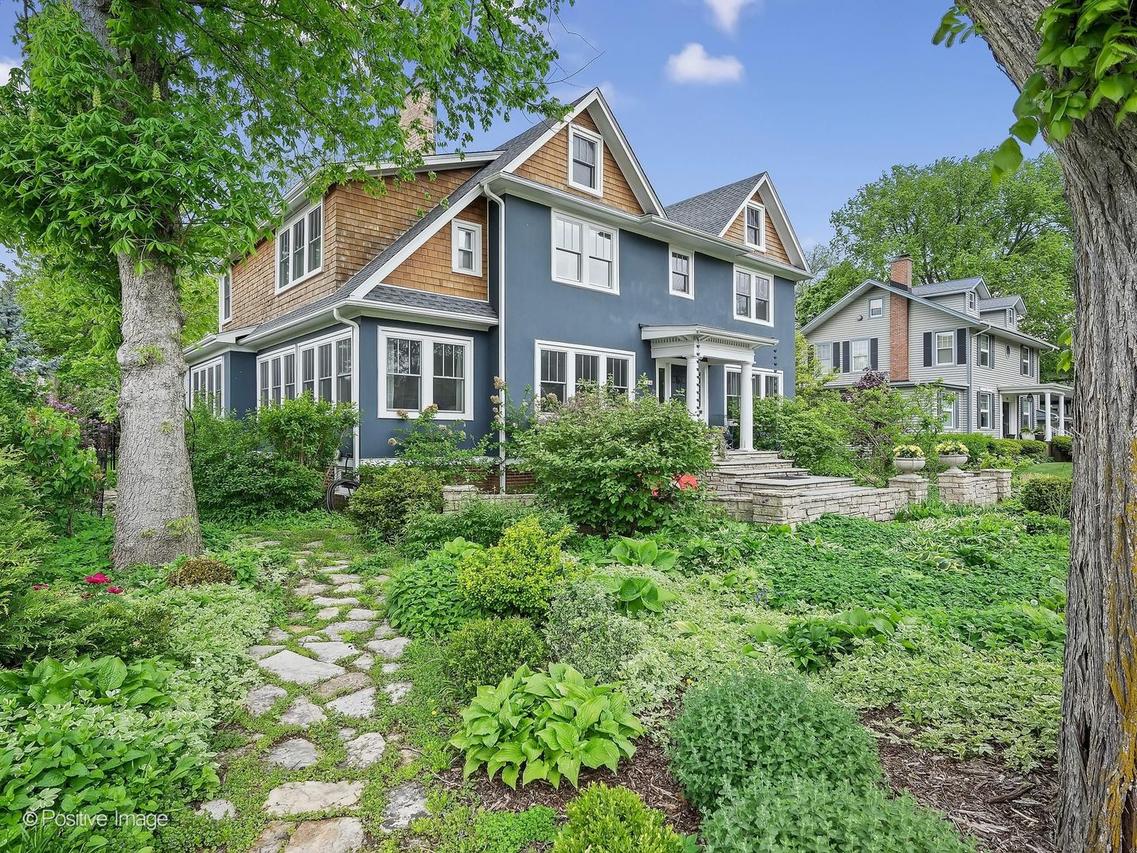446 6th Ave., La Grange, IL 60525