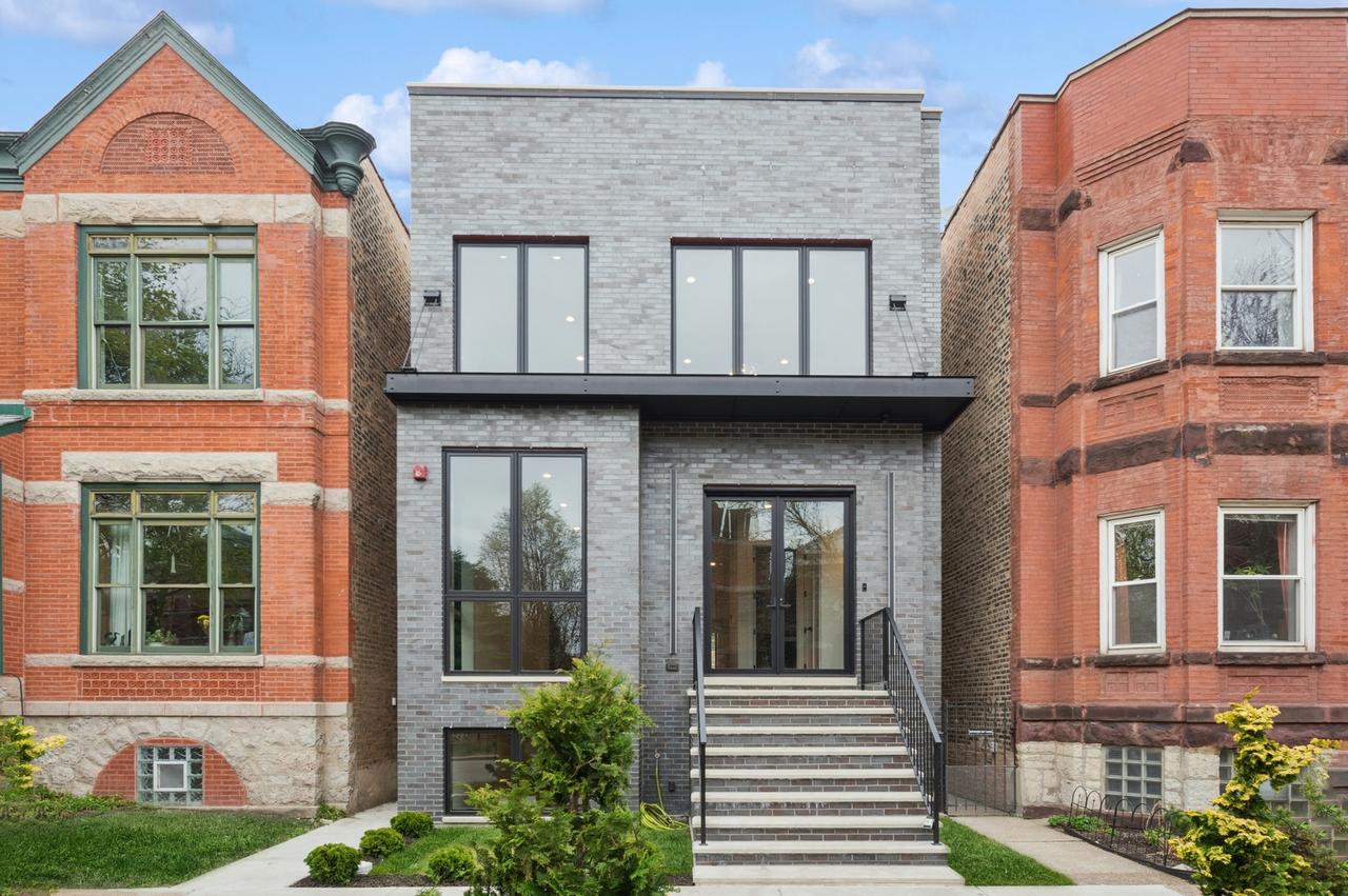2434 W Superior St., Chicago, IL 60612