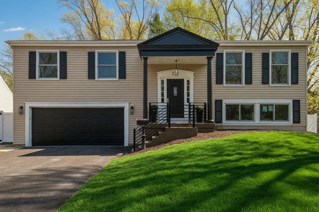 212 S River Rd., Naperville, IL 60540