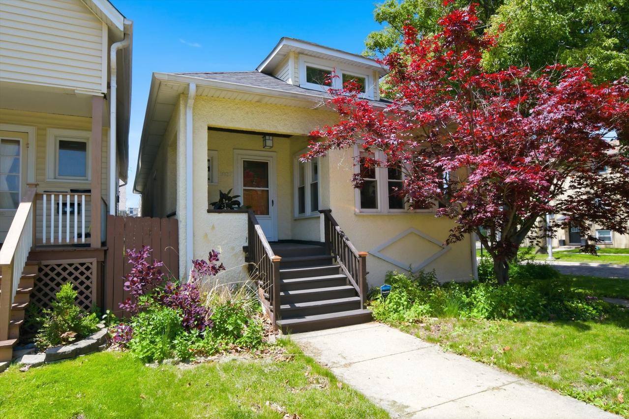 1037 Dunlop Ave., Forest Park, IL 60130