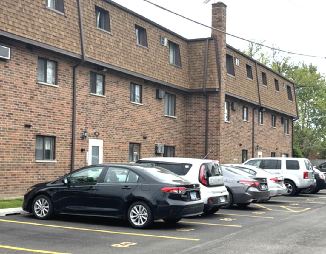 495 Mchenry Rd. #1B, Wheeling, IL 60090