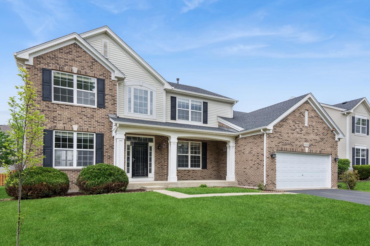 6084 Russell Dr., Hoffman Estates, IL 60192