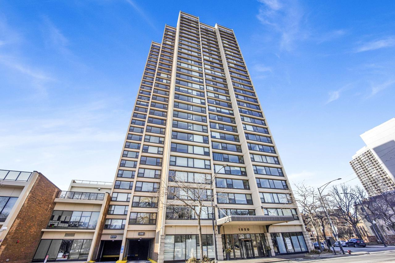 1850 N Clark St. #703, Chicago, IL 60614