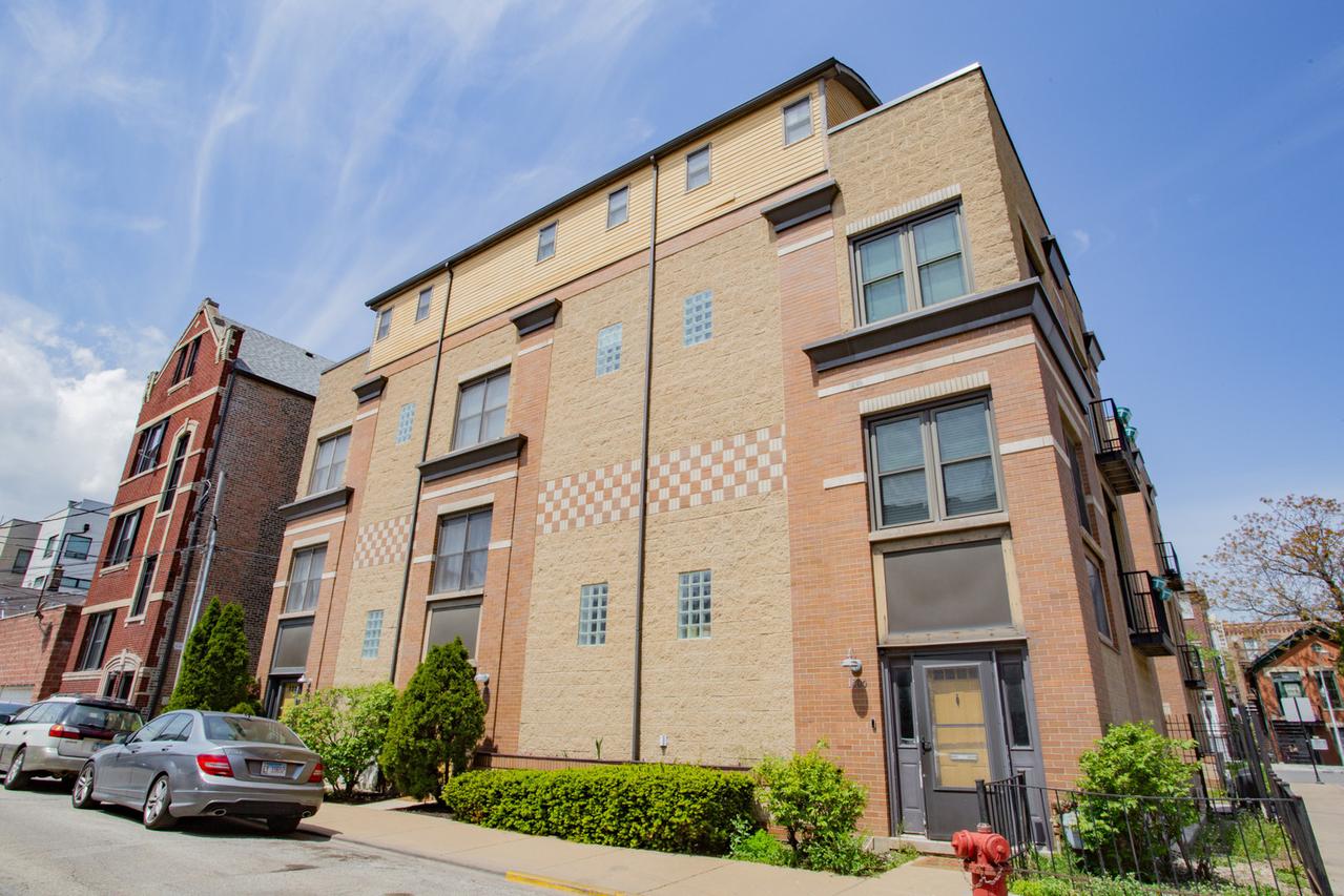 1504 W Pearson St., Chicago, IL 60622