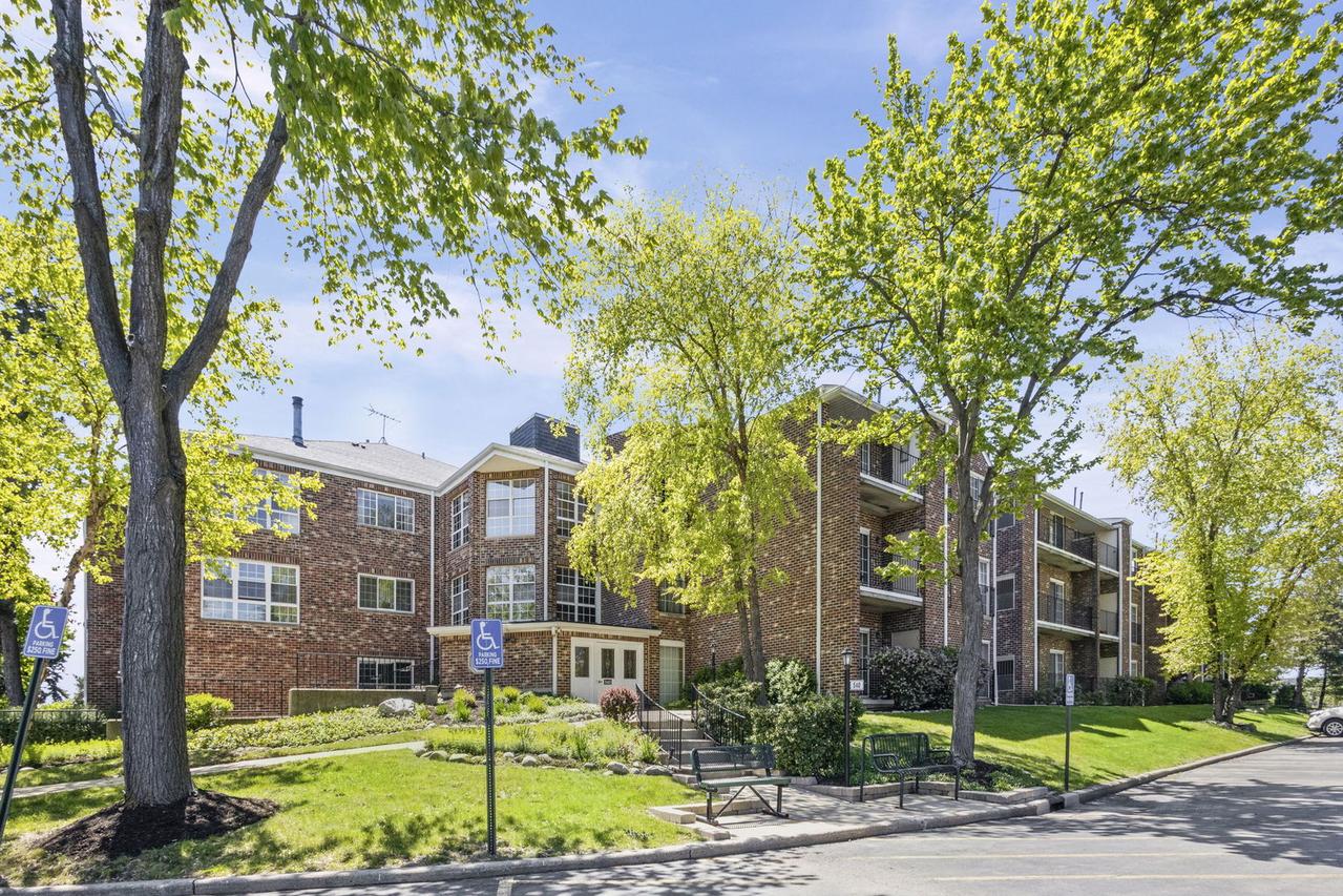 540 Biesterfield Rd. #B314, Elk Grove Village, IL 60007