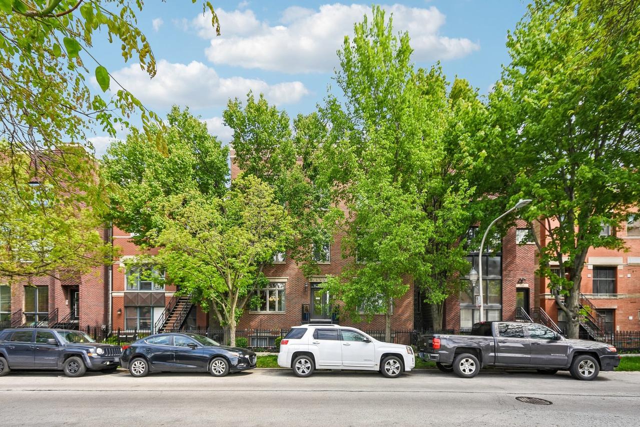 1326 W Grenshaw St. #3, Chicago, IL 60607