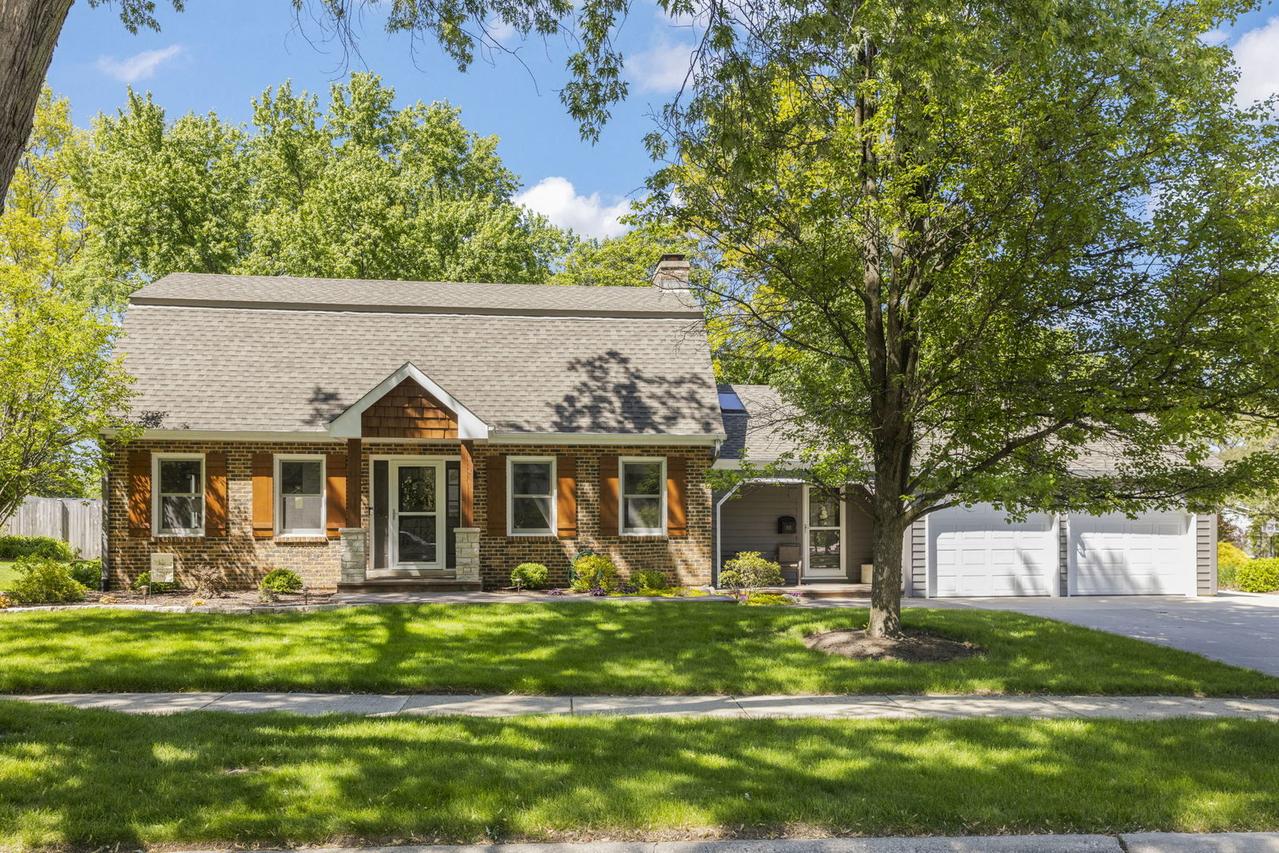 105 Thrush Ln., Naperville, IL 60540