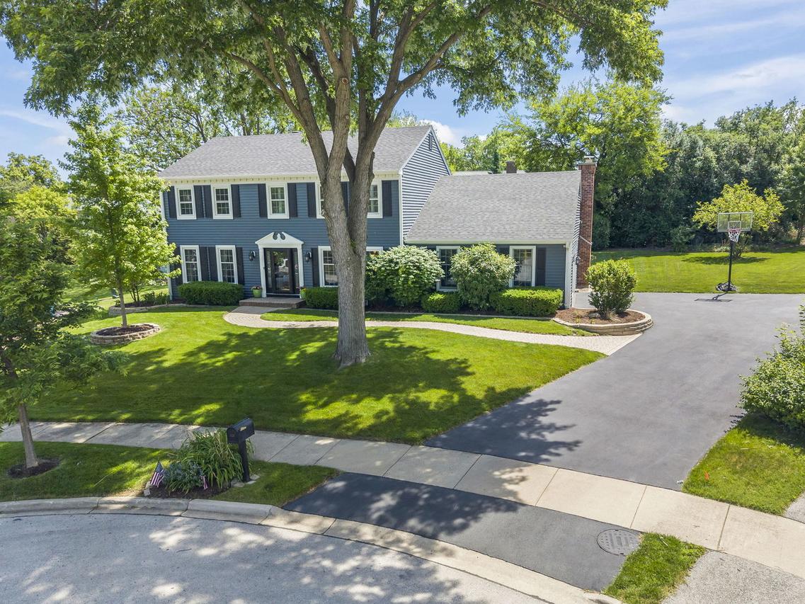 1525 Almond Ct., Downers Grove, IL 60515