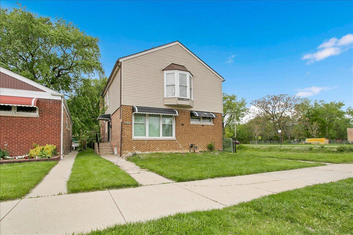 8906 S Mackinaw St., Chicago, IL 60617