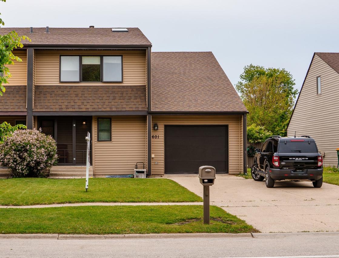601 S Raven Rd., Shorewood, IL 60404