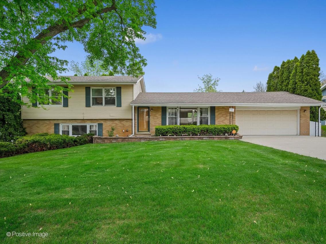 720 E 22nd St., Lombard, IL 60148