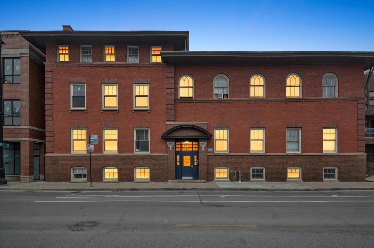 2150 W North Ave. #11, Chicago, IL 60647