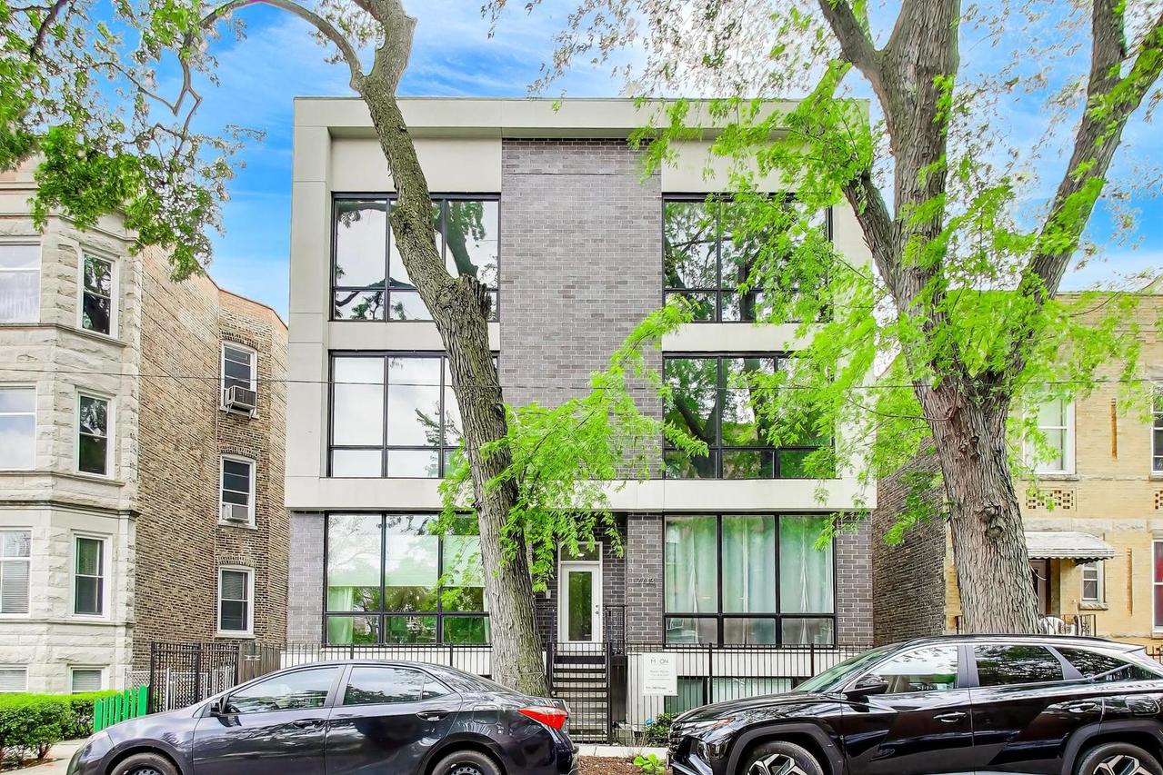 2733 W Hirsch St. #2W, Chicago, IL 60622