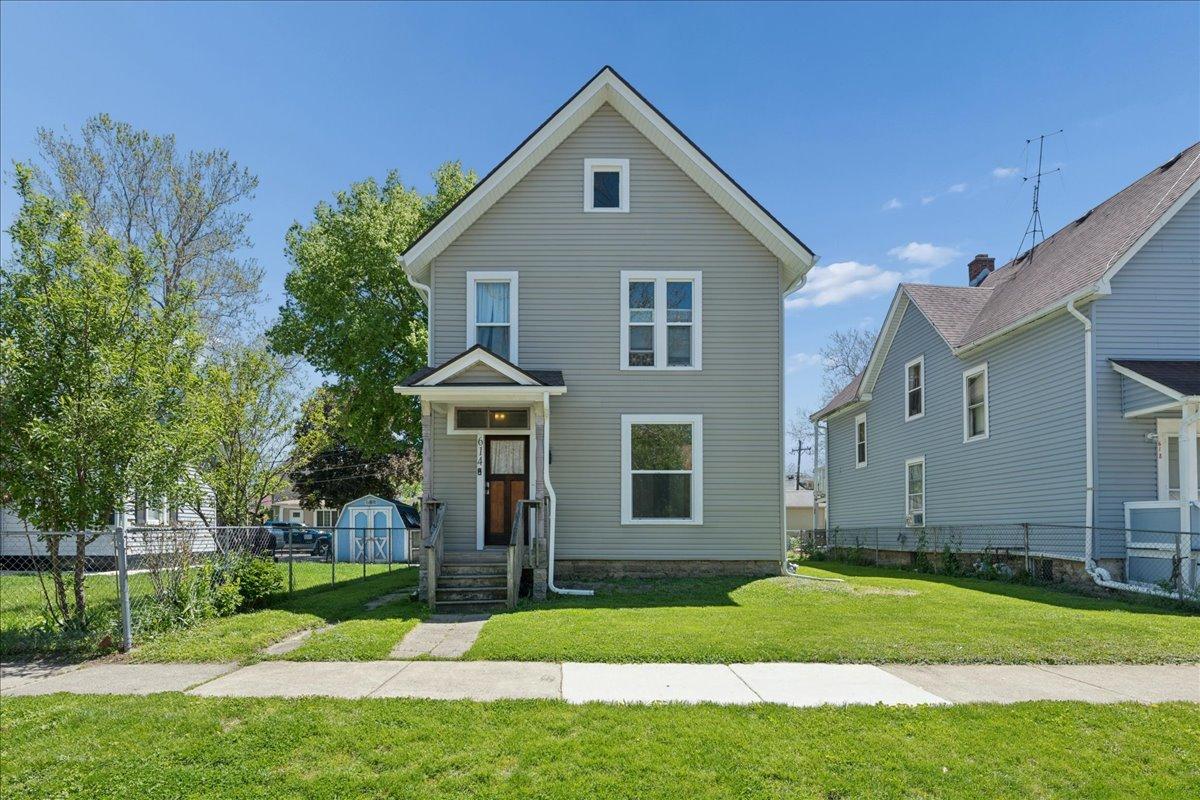 614 S Lincoln Ave., Aurora, IL 60505
