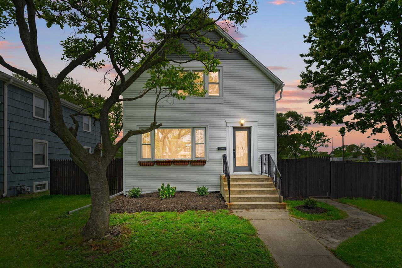 1812 S 20th Ave., Maywood, IL 60153