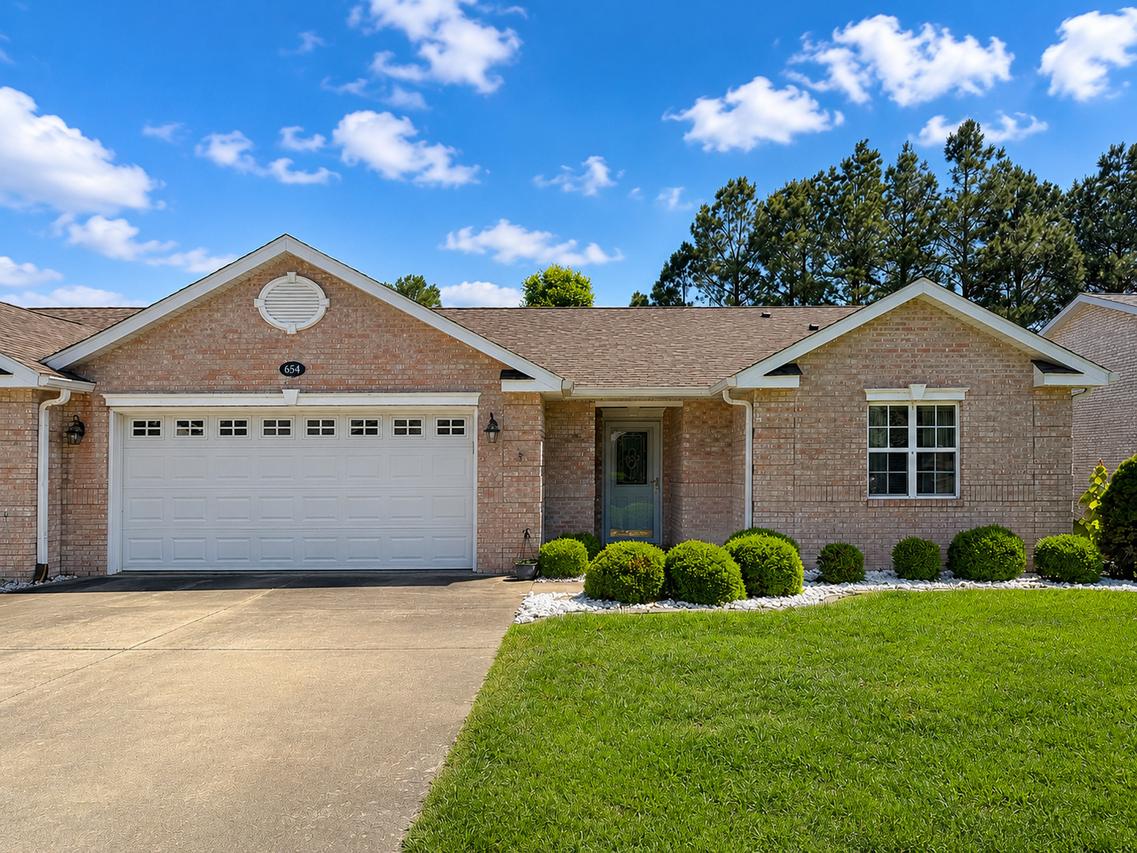 654 Lake Harbor Dr., Marion, IL 62959