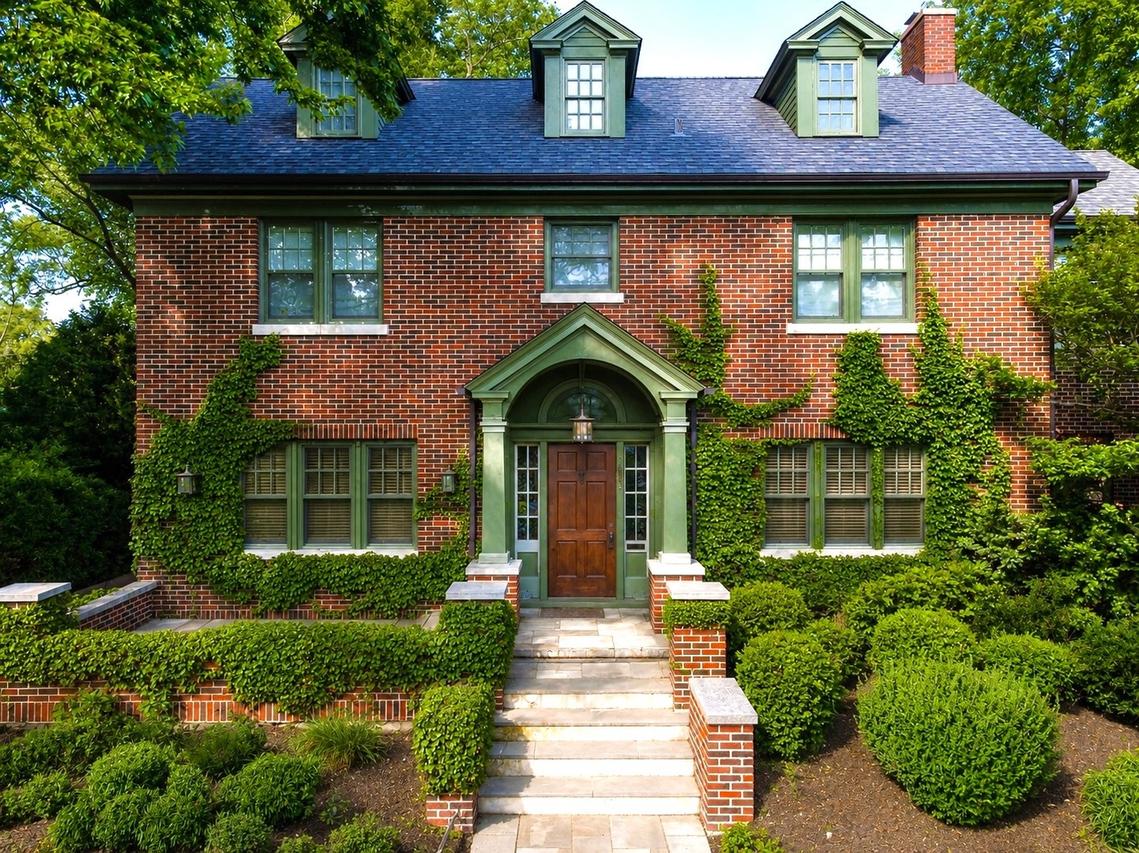 241 S Waiola Ave., La Grange, IL 60525
