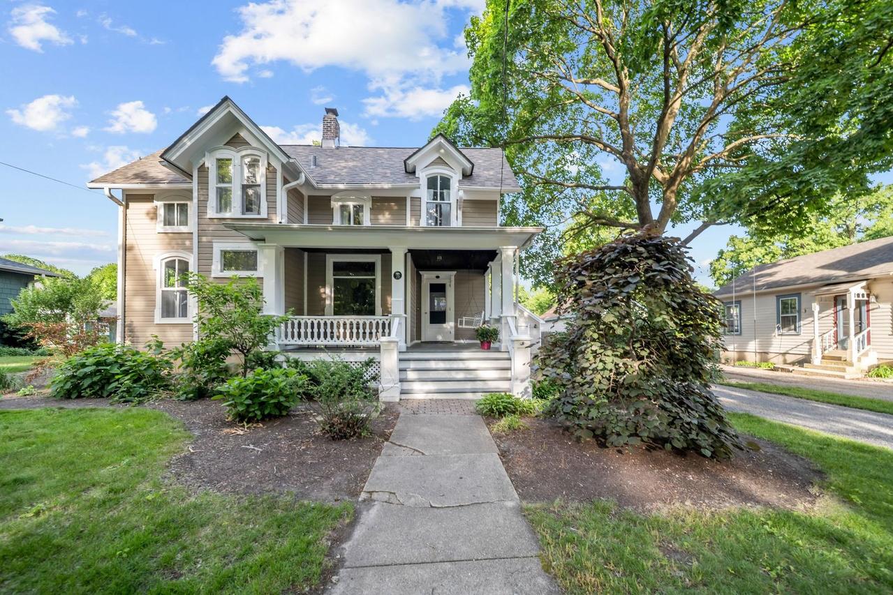 20 S Jefferson St., Batavia, IL 60510