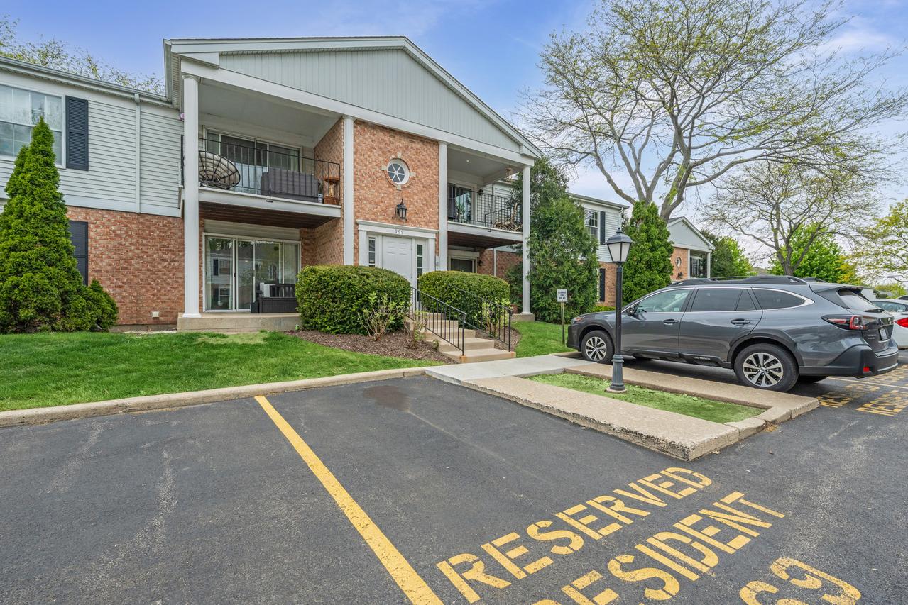 [Address Hidden by Seller], Crystal Lake, IL 60014