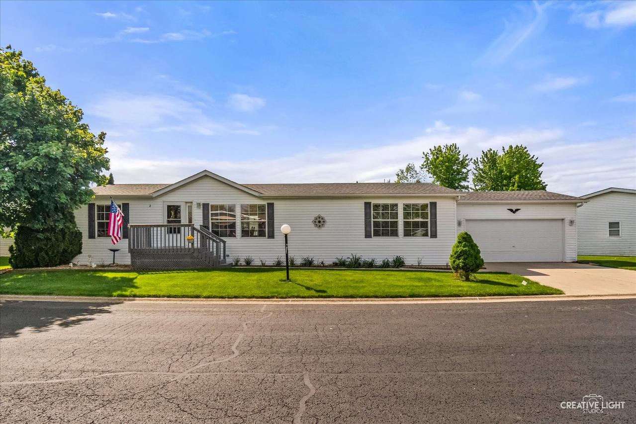 611 Bluebird Cir., Sandwich, IL 60548