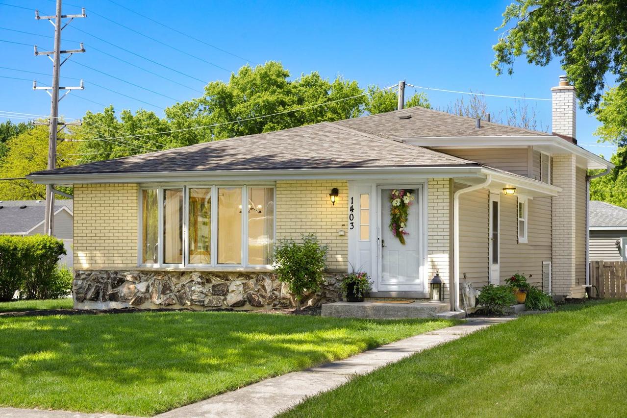 1403 E Lowden Ave., Wheaton, IL 60189