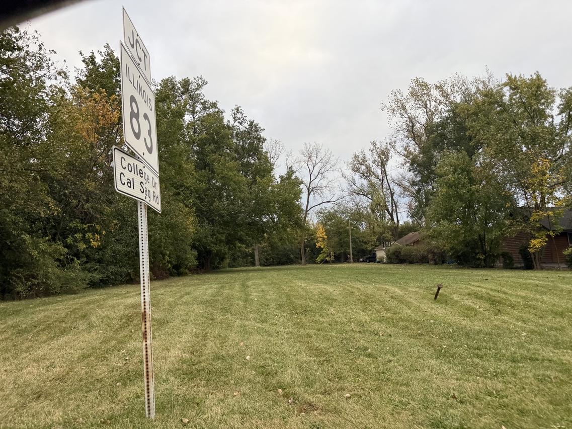 11923 Southwest Hwy., Palos Park, IL 60464