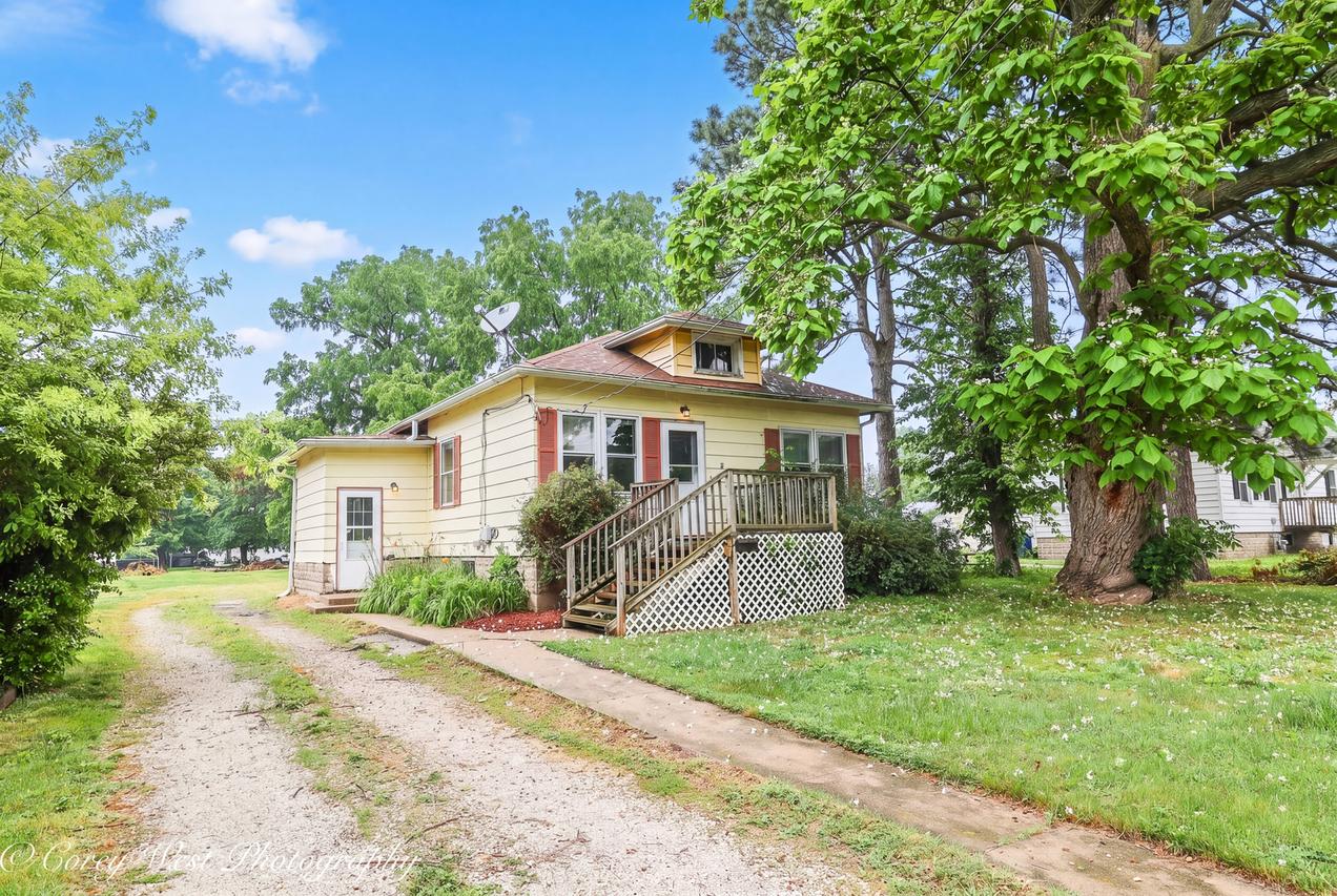 1515 Elmwood Ave., Dekalb, IL 60115