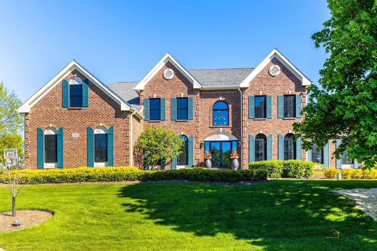 23843 N Lookout Pointe Rd., Lake Barrington, IL 60010