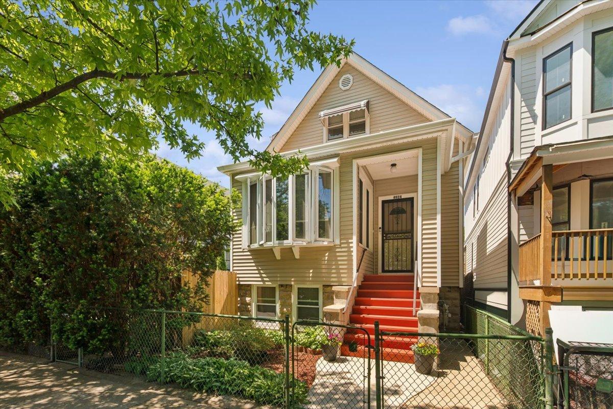 4924 N Seeley Ave., Chicago, IL 60625
