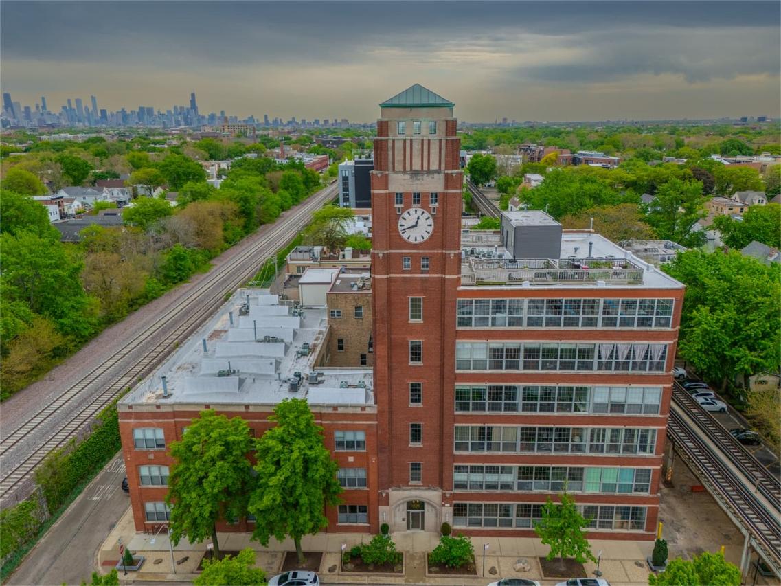 1801 W Larchmont Ave. #305, Chicago, IL 60613