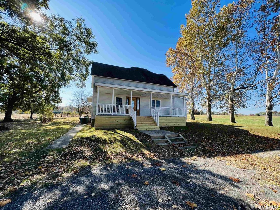 17064 Old Frankfort Rd., Johnston City, IL 62951
