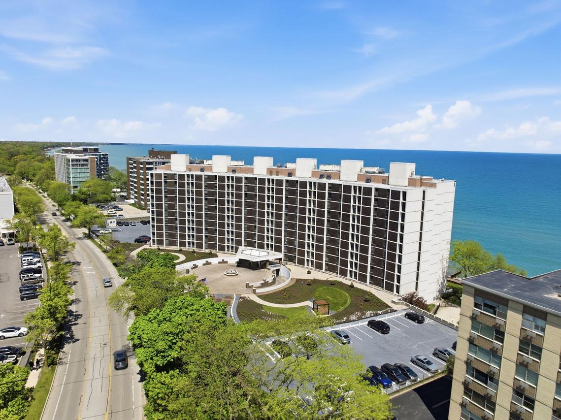 1500 Sheridan Rd. #9K, Wilmette, IL 60091