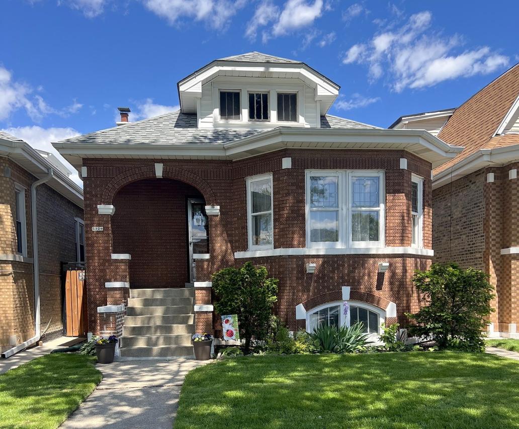 5320 W Wolfram St., Chicago, IL 60641