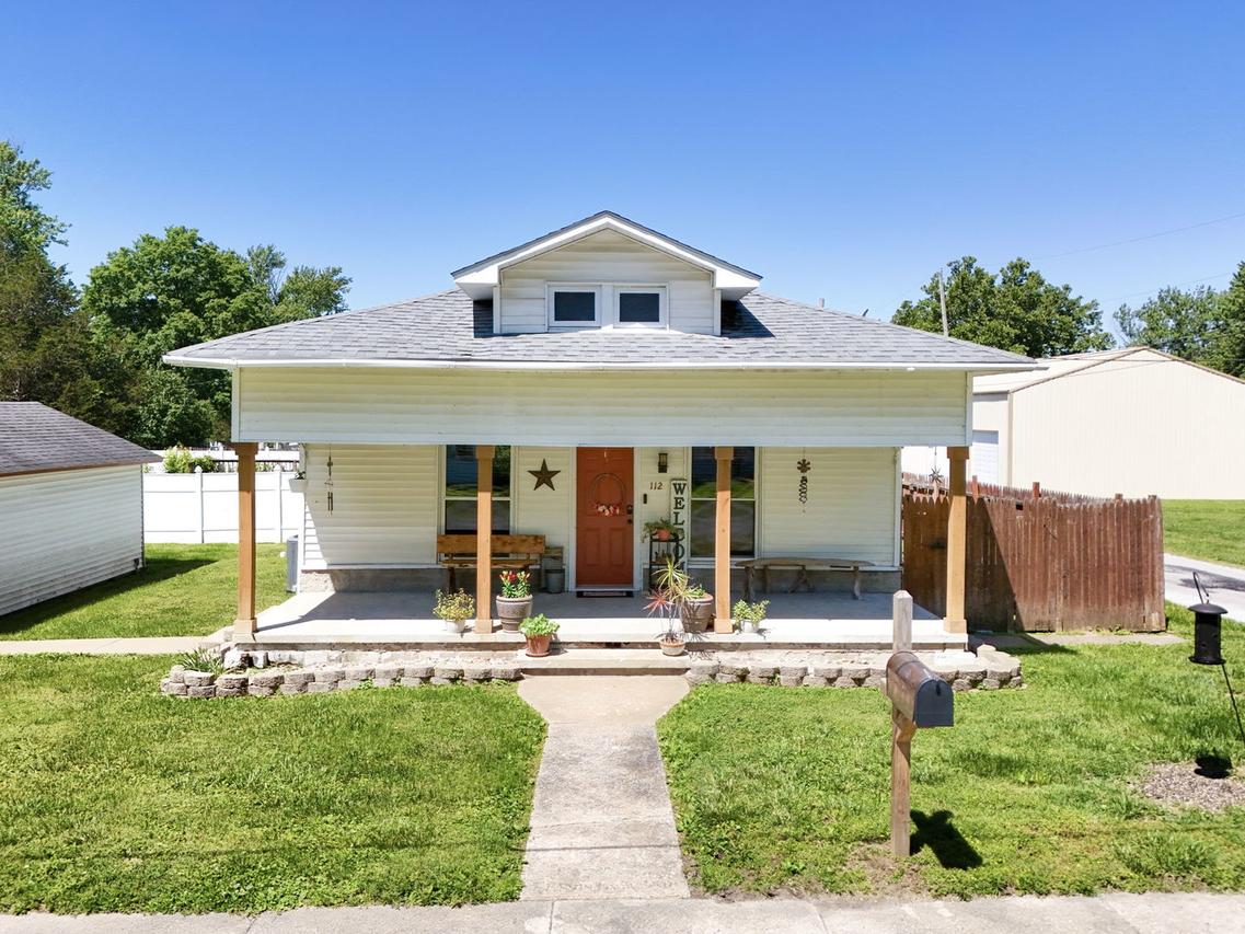 112 Beaver St., Cambria, IL 62915