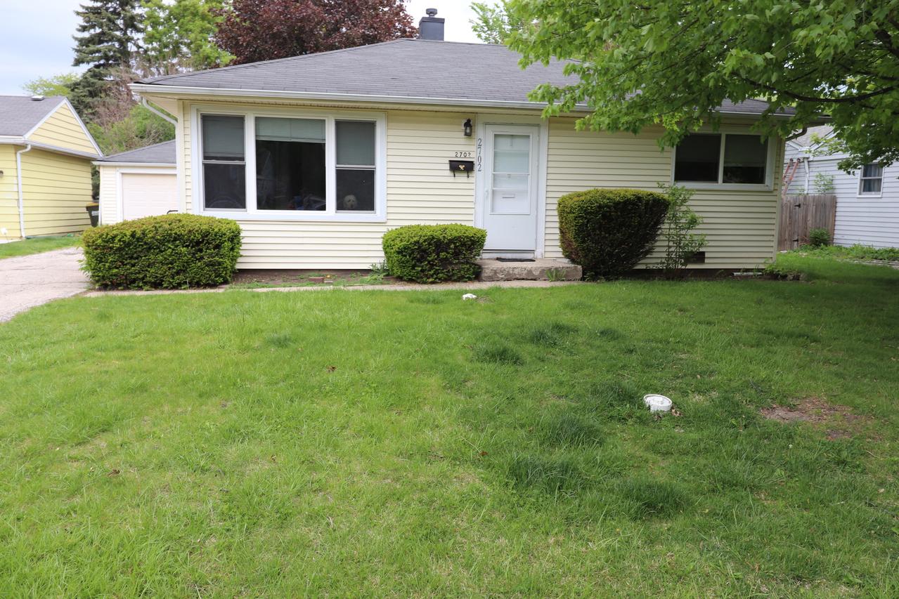 2702 Saint James St., Rolling Meadows, IL 60008