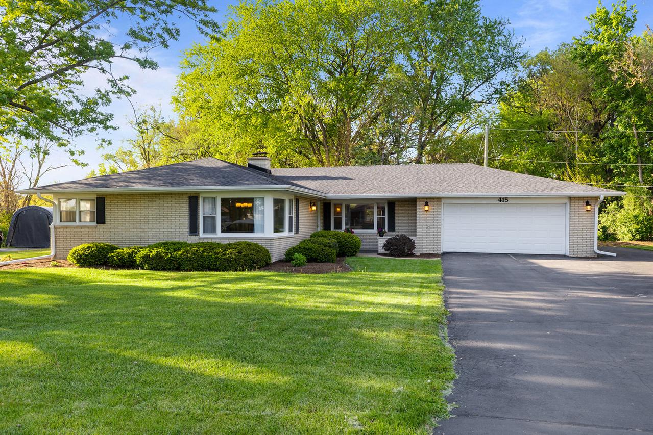 415 Maplewood Dr., Sycamore, IL 60178