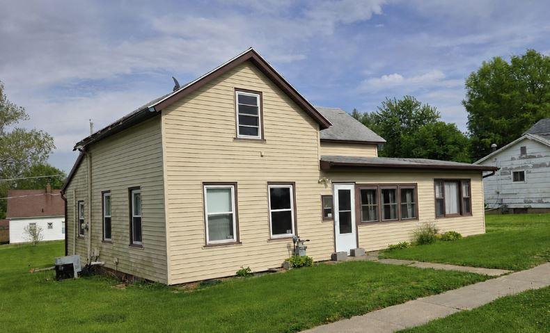 209 N Willis St., Heyworth, IL 61745