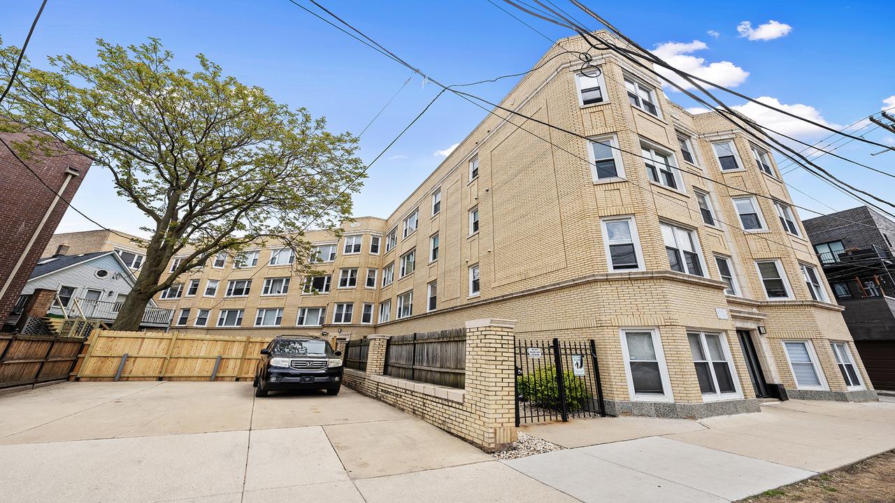 3215 N Francisco Ave. #2S, Chicago, IL 60618