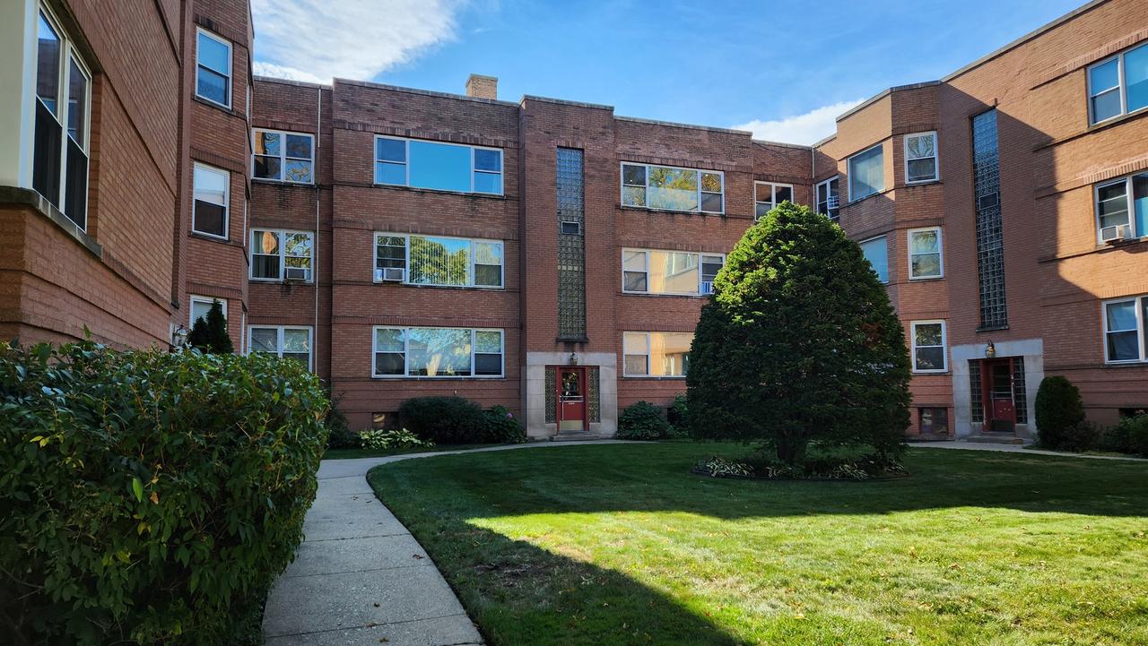 2641 W Fitch Ave. #2, Chicago, IL 60645
